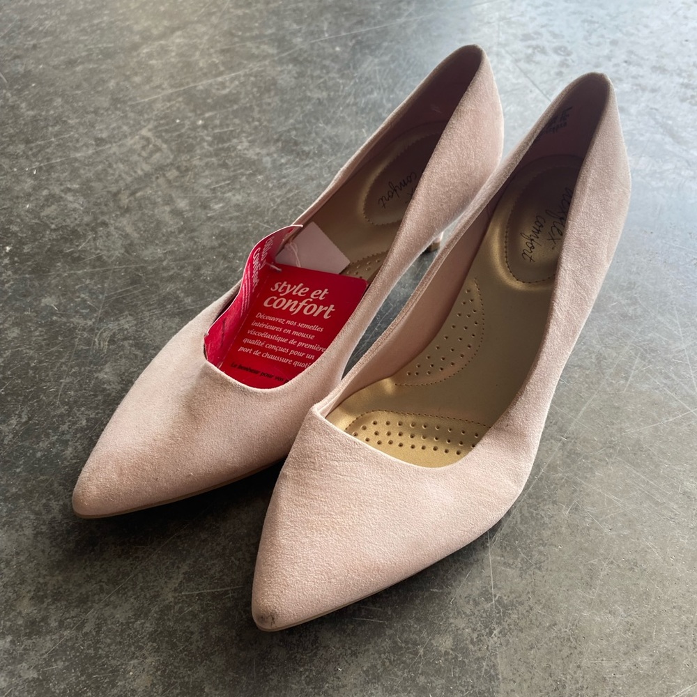 Mauve heels